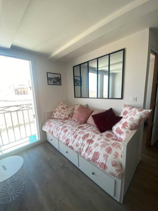 Appartement En Plein Coeur Du Centre Ville لي سابلِ دولونْ المظهر الخارجي الصورة
