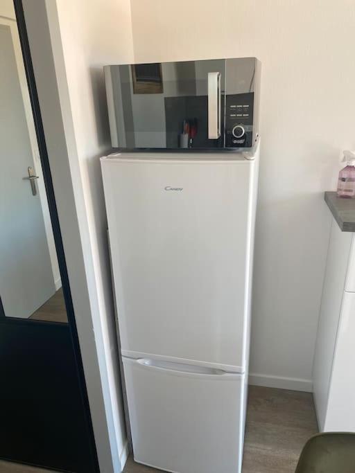 Appartement En Plein Coeur Du Centre Ville لي سابلِ دولونْ المظهر الخارجي الصورة