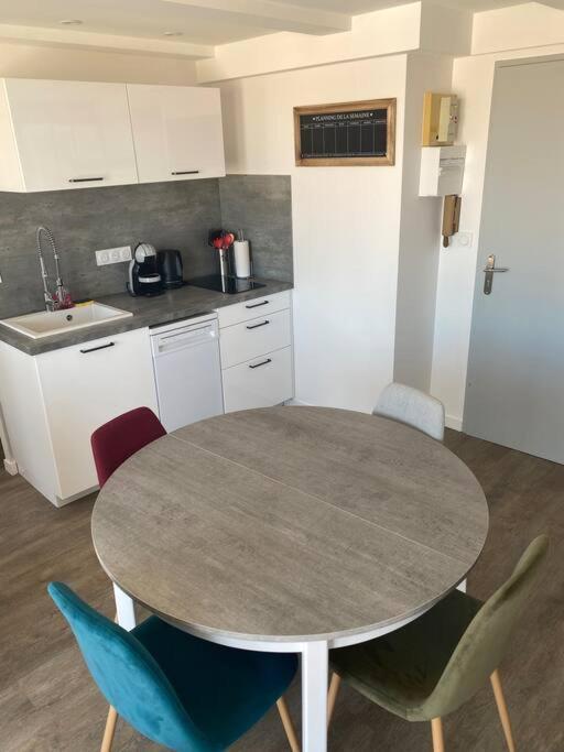 Appartement En Plein Coeur Du Centre Ville لي سابلِ دولونْ المظهر الخارجي الصورة